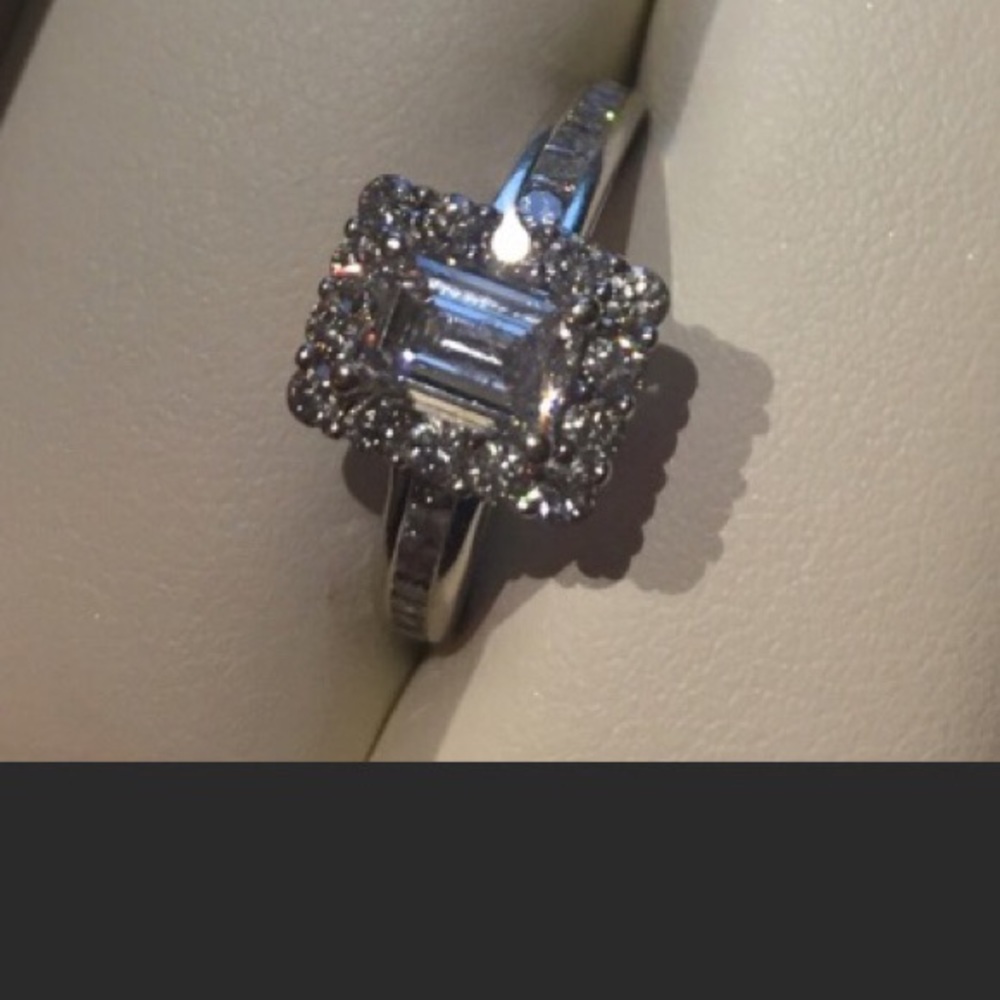 Stunning Diamond Engagement Ring 1.38 TCW