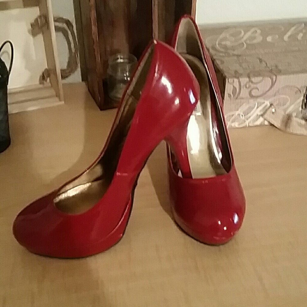 👠👠Steve Madden Red Heels👡👡