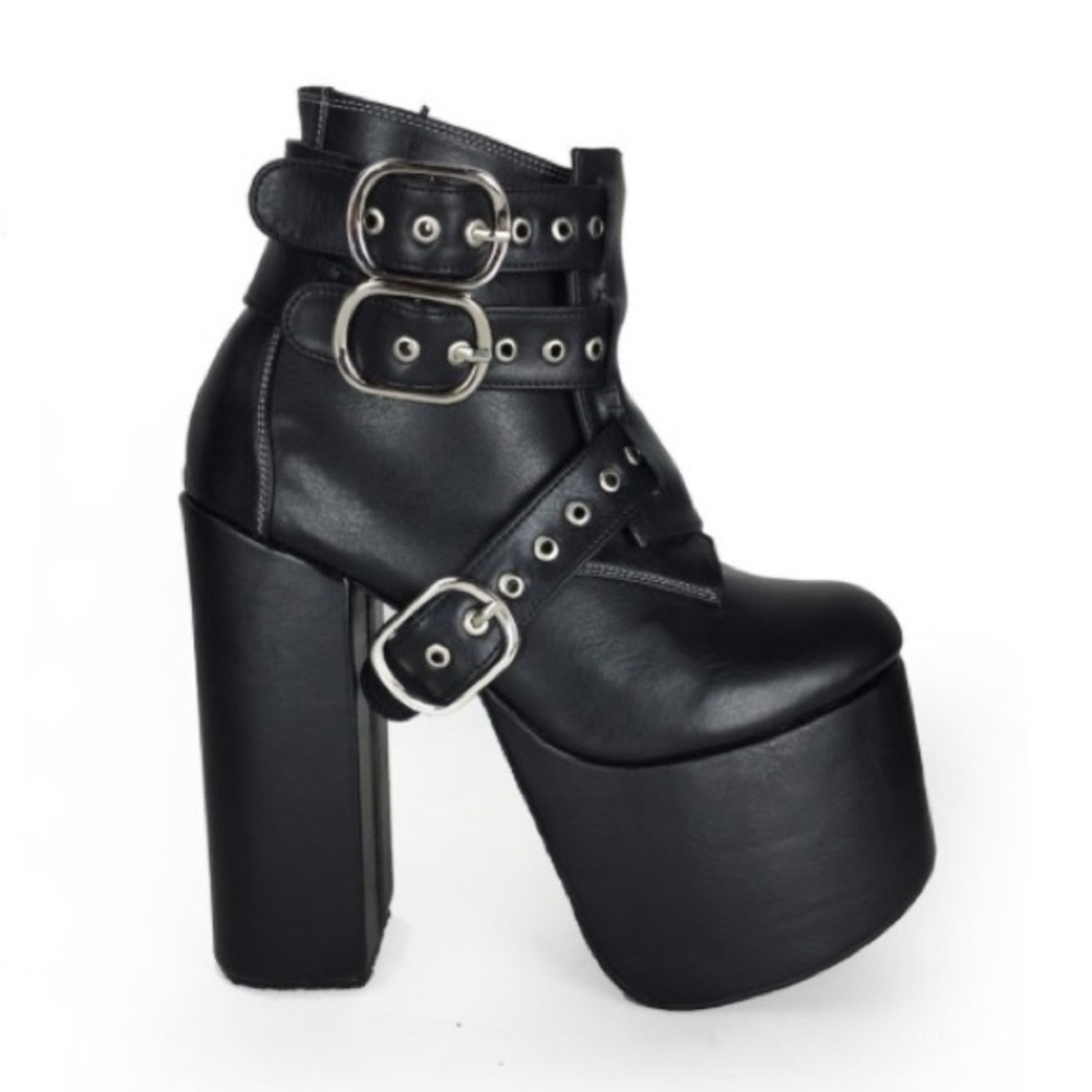 Three Strap Boot Harness