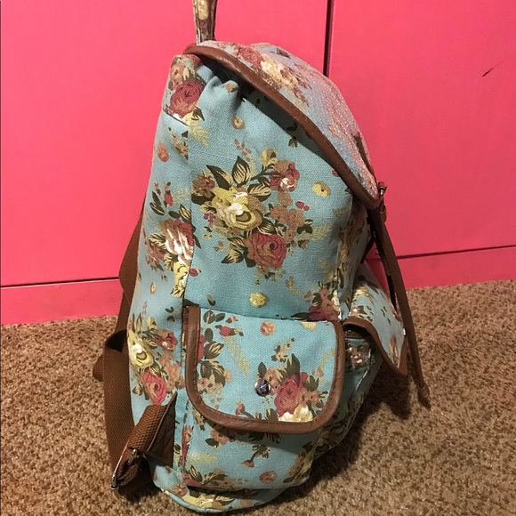Sold!Floral backpack 🌻🌻 - Picture 3 of 6