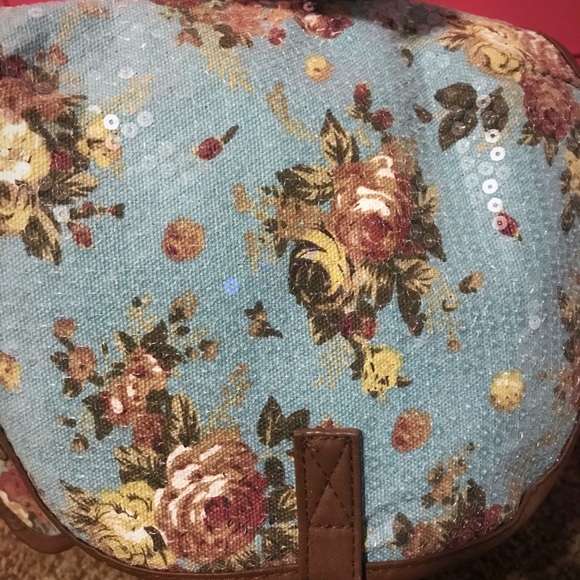 Sold!Floral backpack 🌻🌻 - Picture 5 of 6