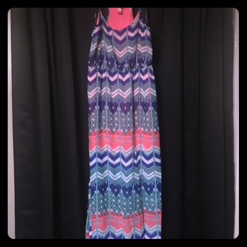 No Boundaries size 19 sleeveless dress.