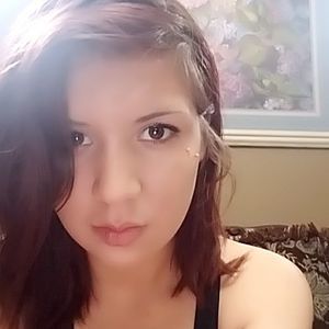 Meet your Posher, Demi