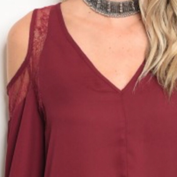 ✂️💰🌴COLD SHOULDER🌴 - Picture 3 of 5