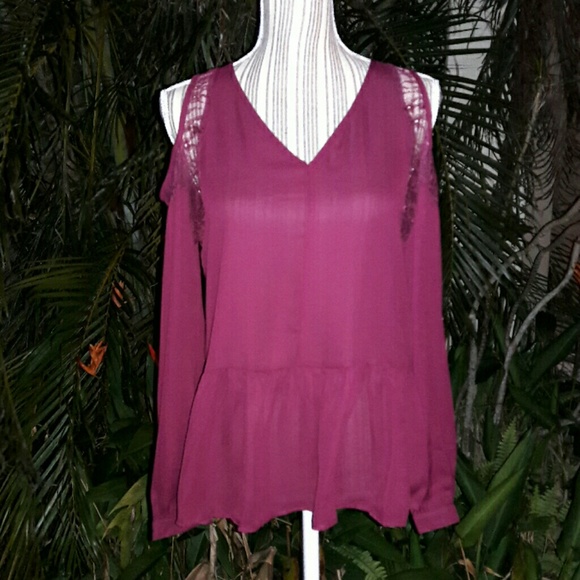 ✂️💰🌴COLD SHOULDER🌴 - Picture 4 of 5