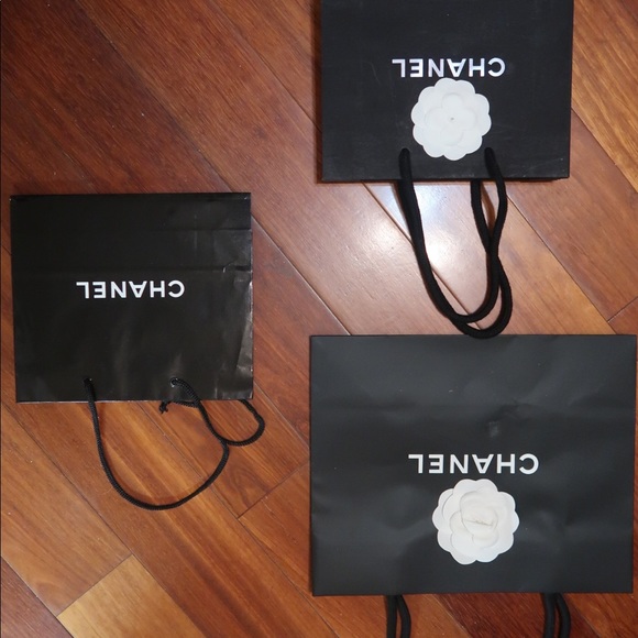 CHANEL shopping bag with flower - Picture 7 of 7