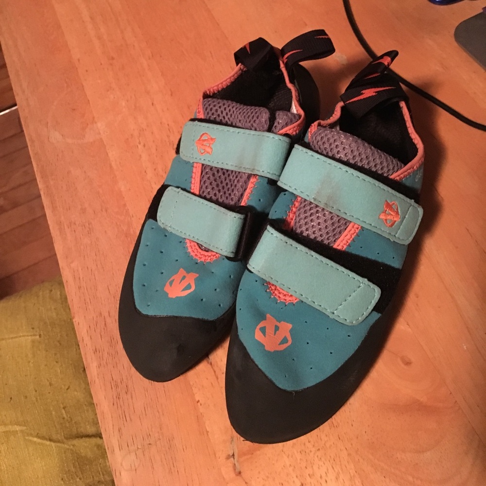 Evolv Elektra rock climbing Shoe - Women's