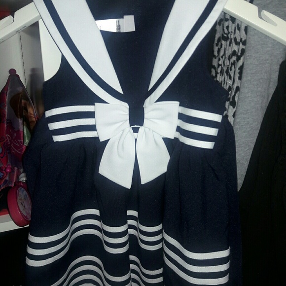 Dress - Picture 4 of 4