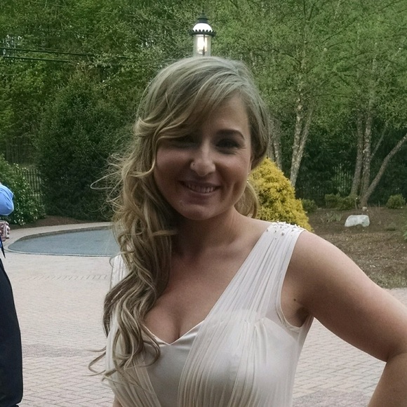 Meet your Posher, Amy - Picture 1 of 1