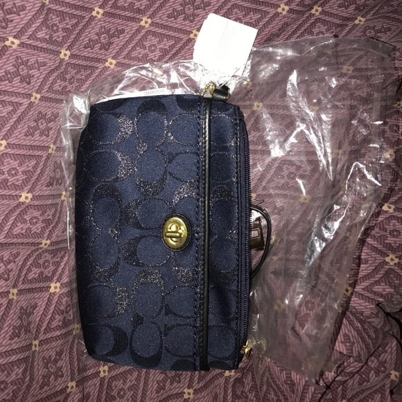 Coach wristlet - Picture 1 of 3