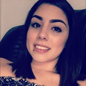 Meet your Posher, Cinthia