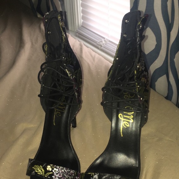 Woman heels - Picture 2 of 5