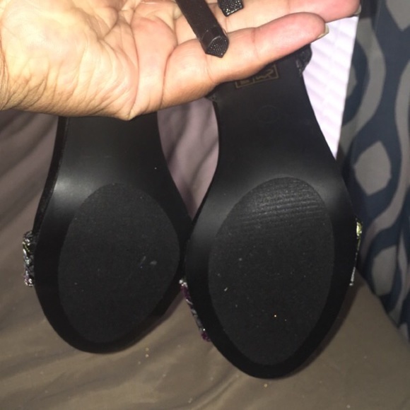 Woman heels - Picture 5 of 5