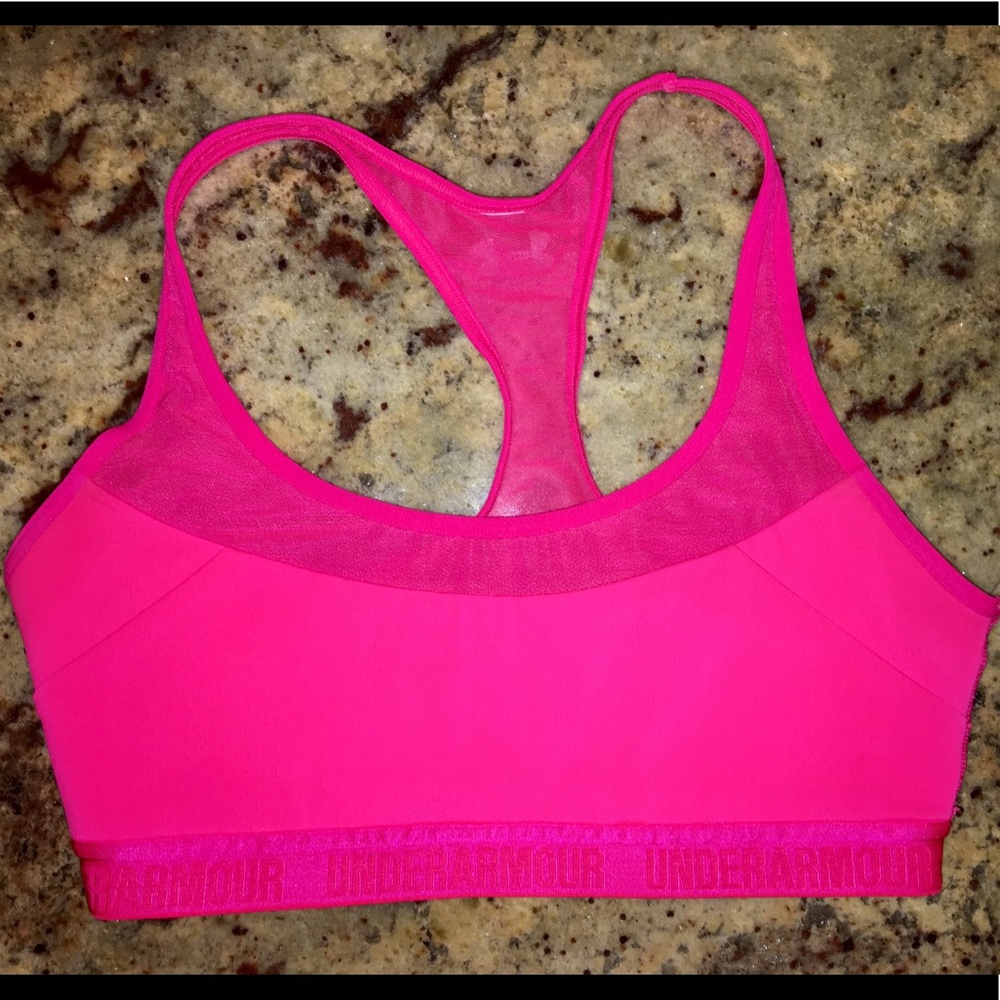 NWOT UNDER ARMOUR "Breathe" Sports Bra! CUTE😍