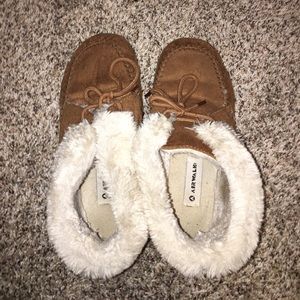 Airwalk moccasins