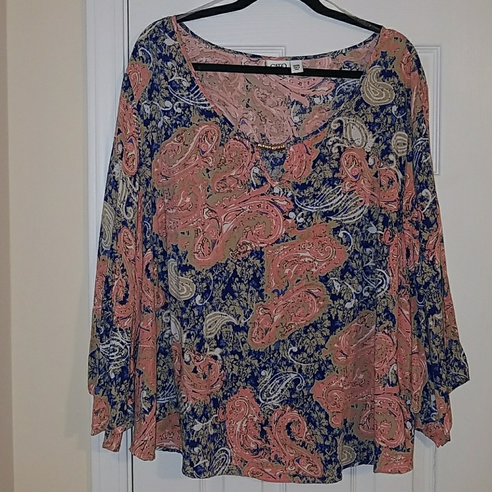 Flutter sleeve top