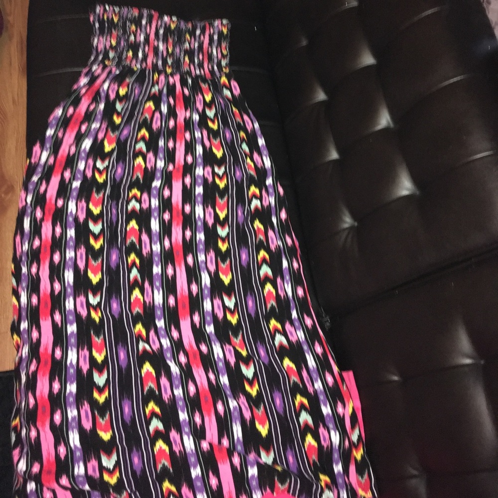 👗 Dress - Picture 2 of 4