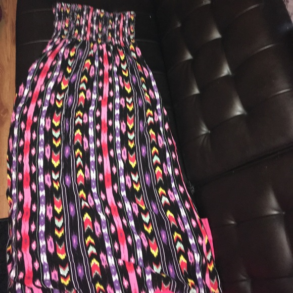 👗 Dress - Picture 2 of 4