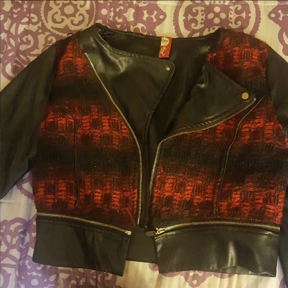 Crop leather jacket