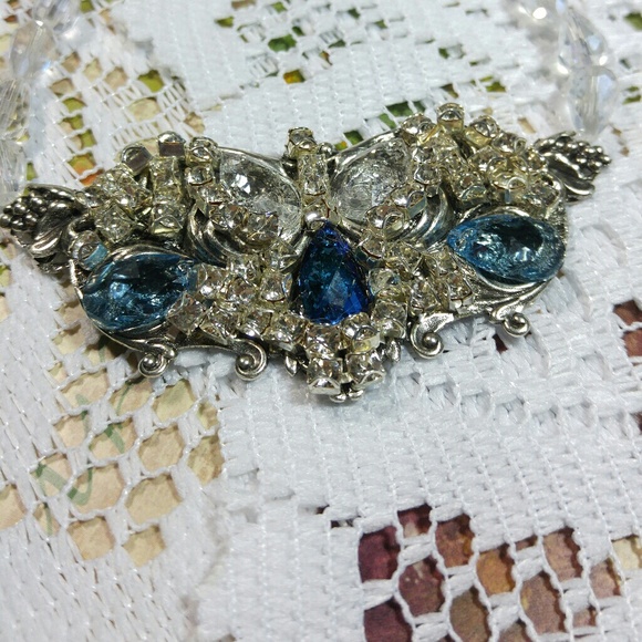 #0131 Romantic Crystal Necklace - Picture 4 of 5