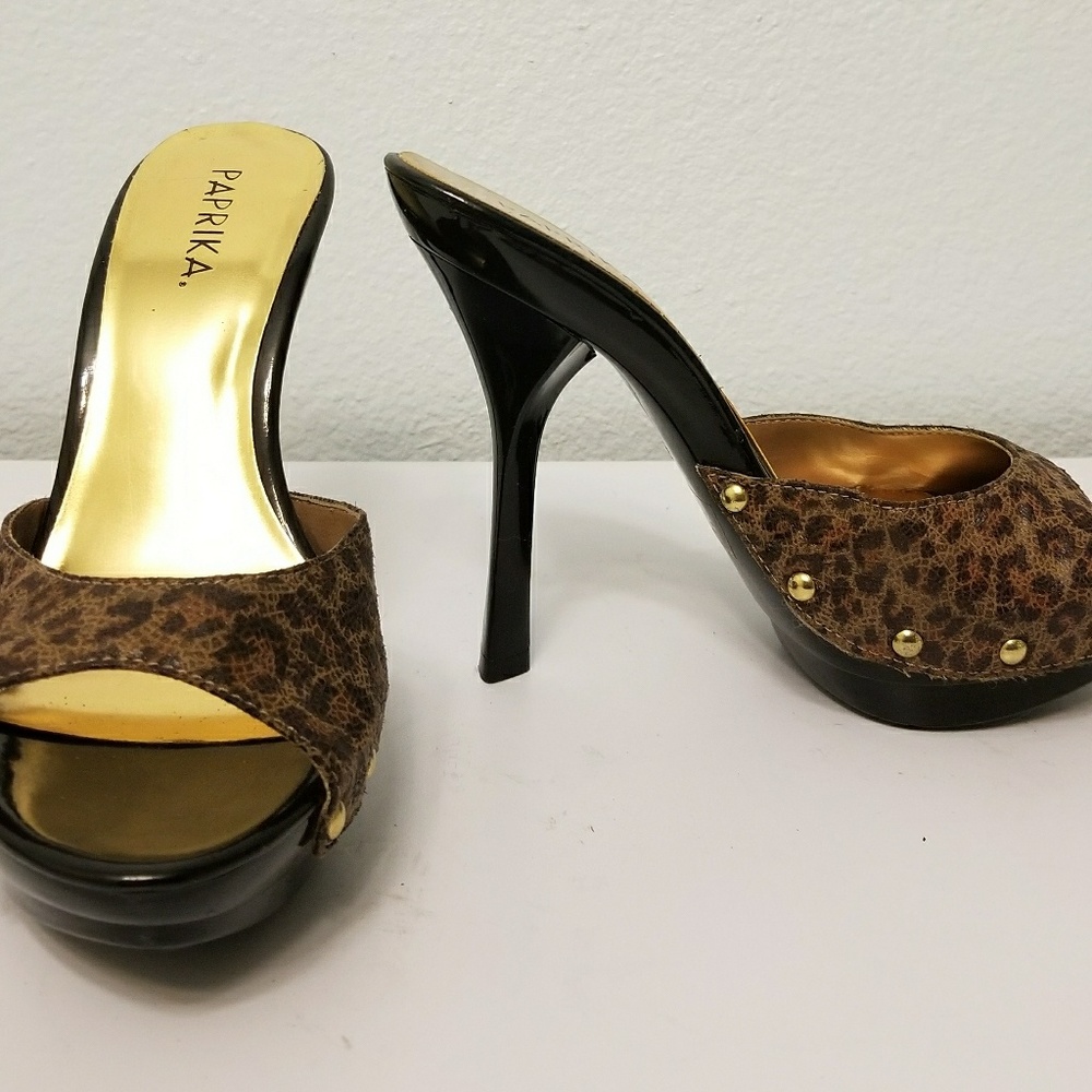 High heel shoes