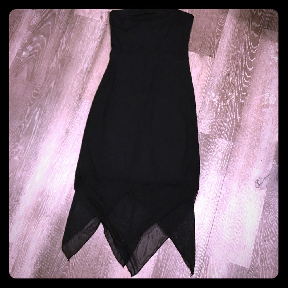 90s Wet Seal sharkbite hem blk strapless dress