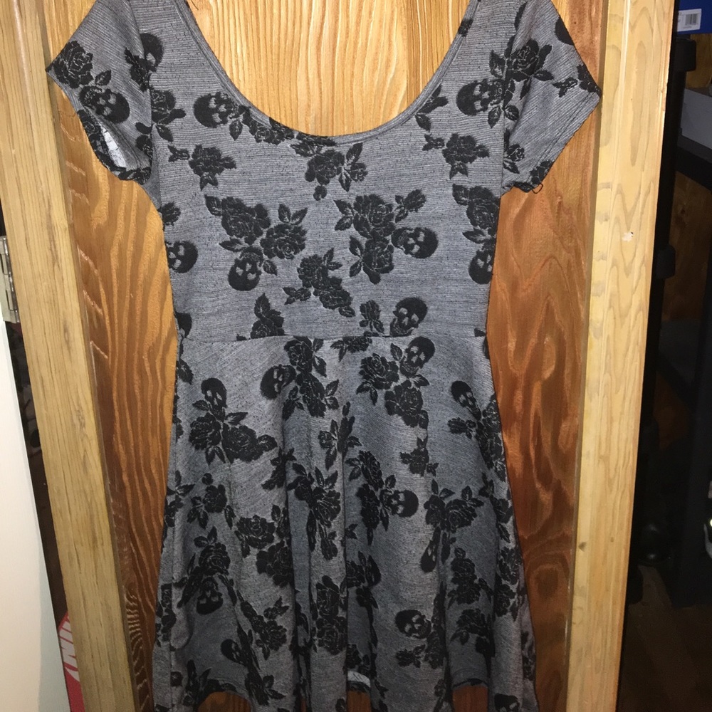 Hot topic grey & black skull dress