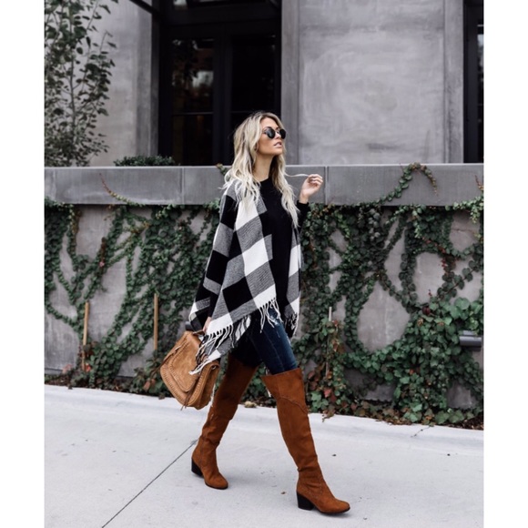 🆕LAST ONE Demi Black/White Buffalo Check Poncho - Picture 4 of 7