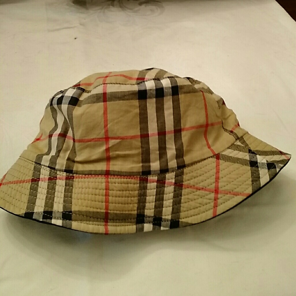 Burberry nova check reversible bucket hat