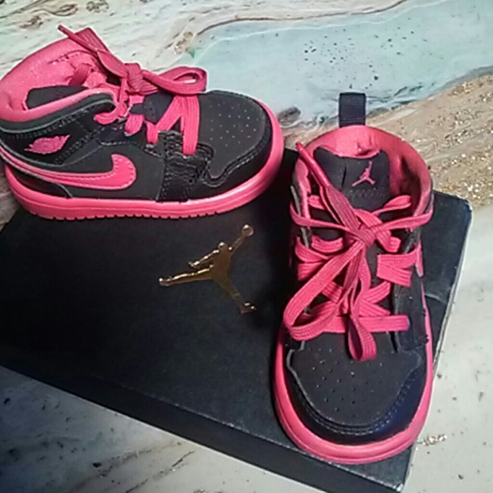 Red and black Retro 1s