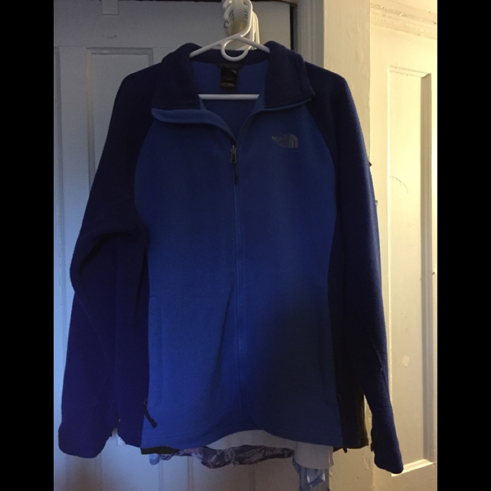 Woman's North Face zip up fleece jacket  size M