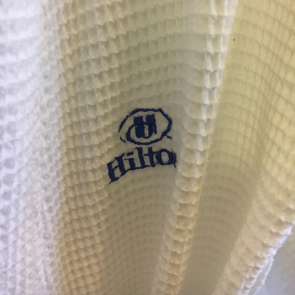 White Size CONNOISSEUR luxurious spa Robe "Hilton"