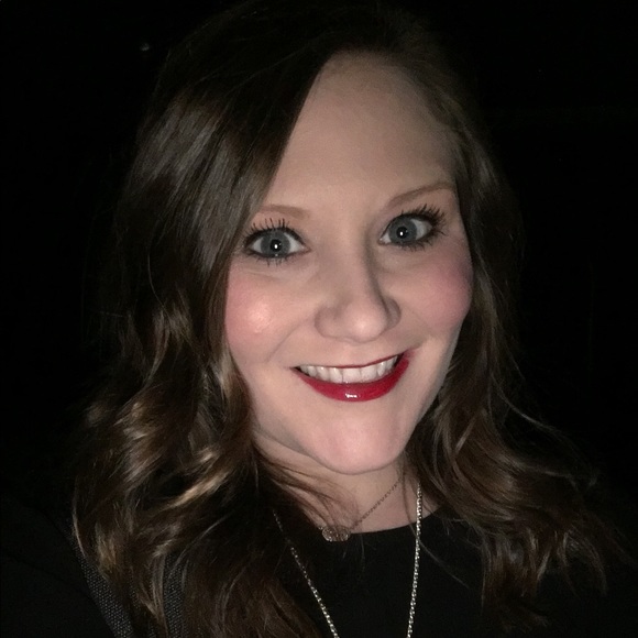 Meet your Posher, Lauren - Picture 1 of 1