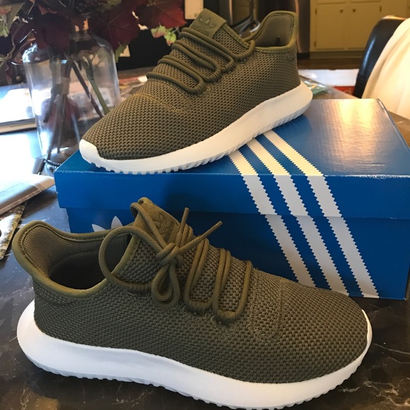 le adidas nuova maglia tubolare ombra scarpa poshmark le adidas nuova maglia tubolare ombra scarpa poshmark