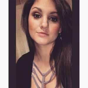 Meet your Posher, Hannah