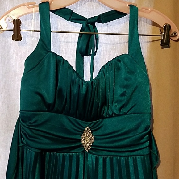 SPEECHLESS DRESS - Picture 2 of 4