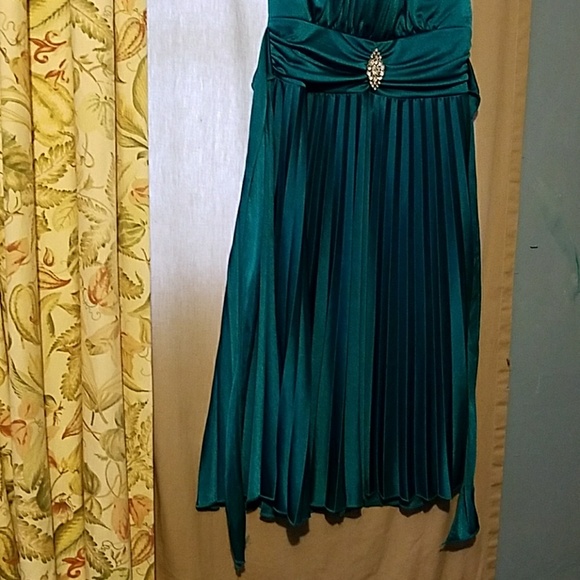 SPEECHLESS DRESS - Picture 3 of 4