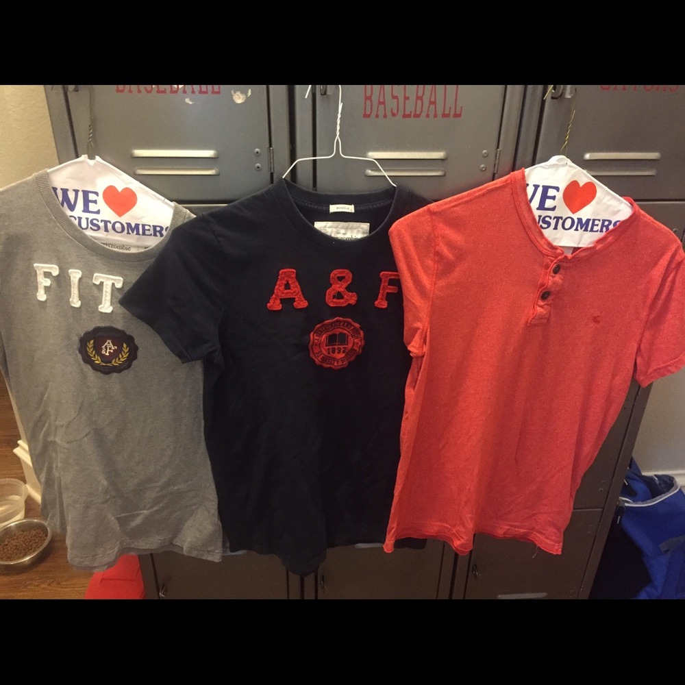 3 Abercrombie t-shirts