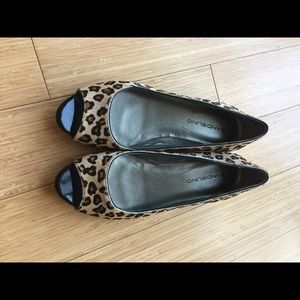 Bandolino Peep toe leopard faux fur leather flats