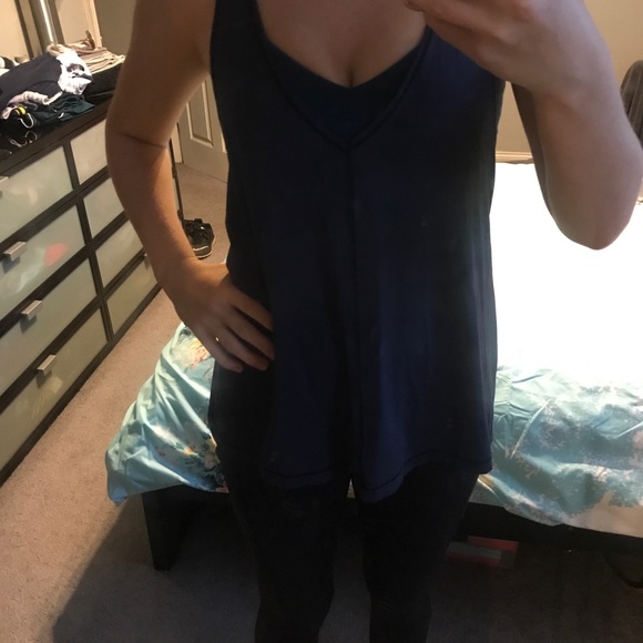 Lululemon • Cute Flowy tank - Picture 4 of 6