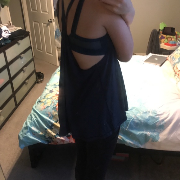 Lululemon • Cute Flowy tank - Picture 5 of 6