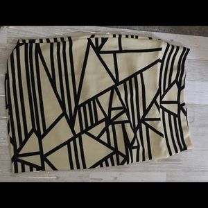 Lularoe Geometric Cassie