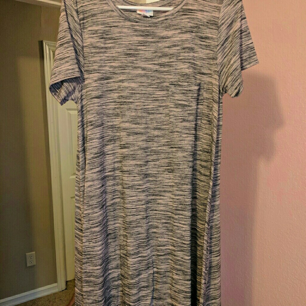 S lularoe Heathered gray carly