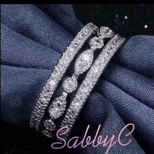 New 18 k white gold wedding ring