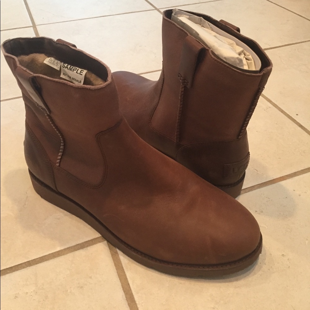 Ugg boots never worn