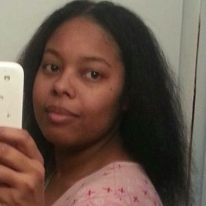 Meet your Posher, Enesha