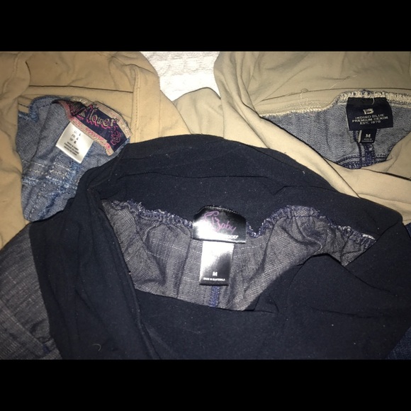 Maternity Jeans!! 👖 (3 pair) Bundle / Lot - Picture 3 of 3