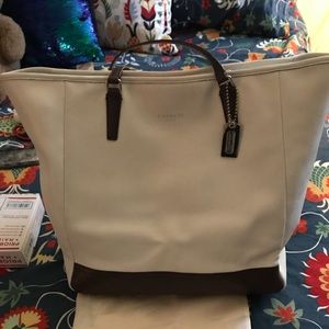 Coach tote saffiano leather off white and brown