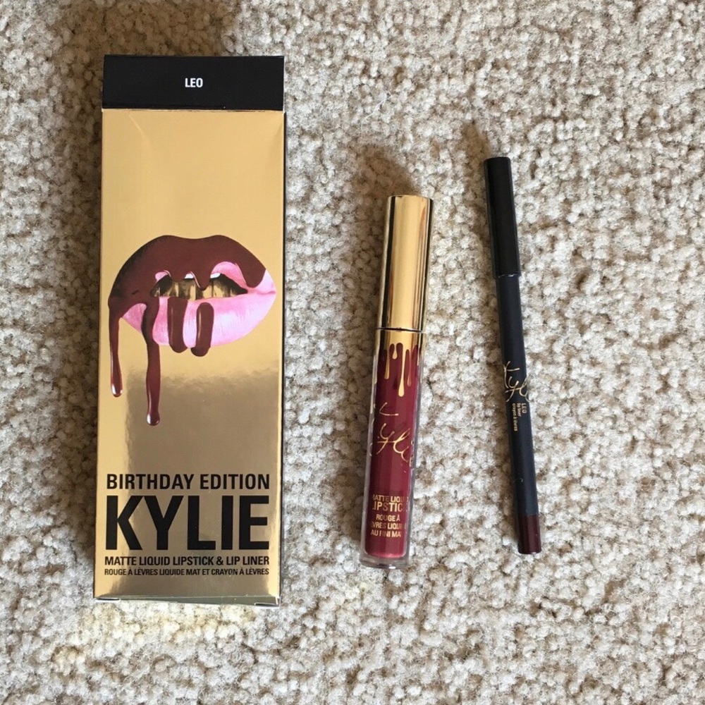 Kylie Cosmetics Birthday Edition Lip Kit in Leo