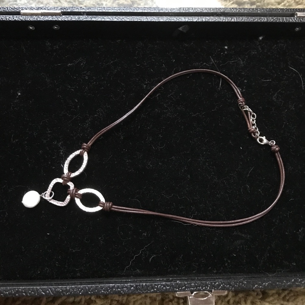 Brown leather fresh water pearl necklace